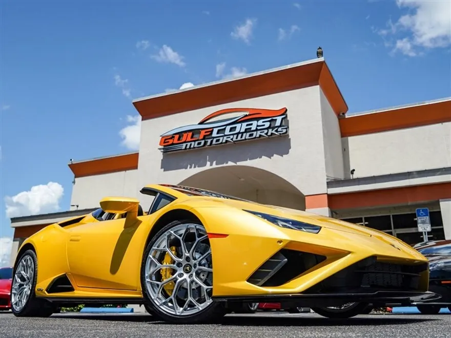 2022 Lamborghini Huracan Evo Spyder RWD photo 1