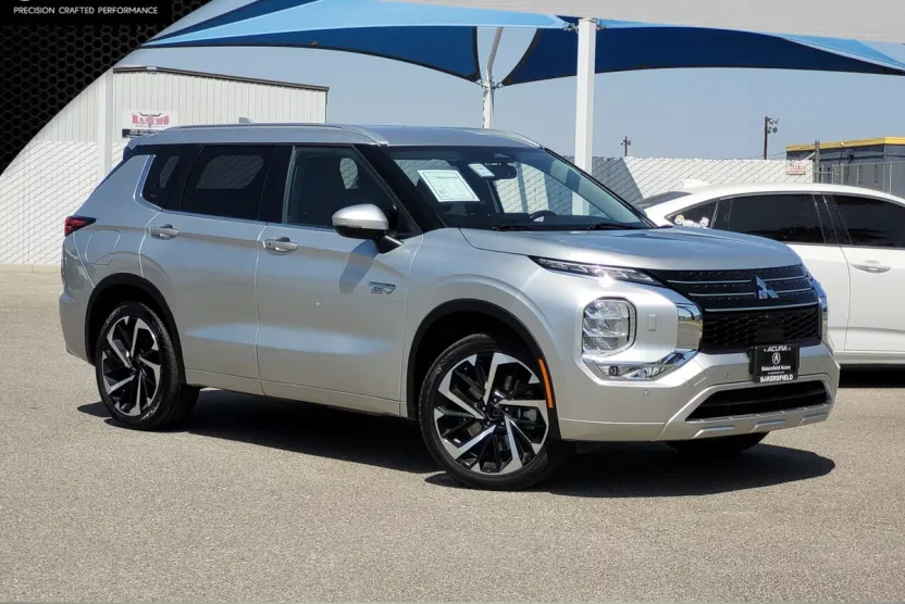 2023 Mitsubishi Outlander PHEV SEL photo 1