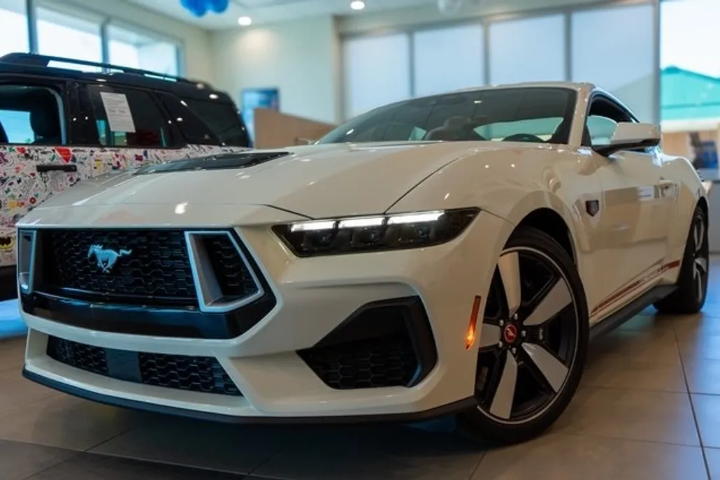 2025 Ford Mustang GT Premium photo 1