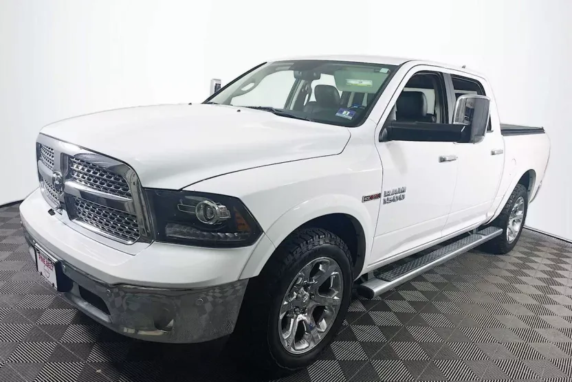 2017 Ram 1500 Laramie photo 1
