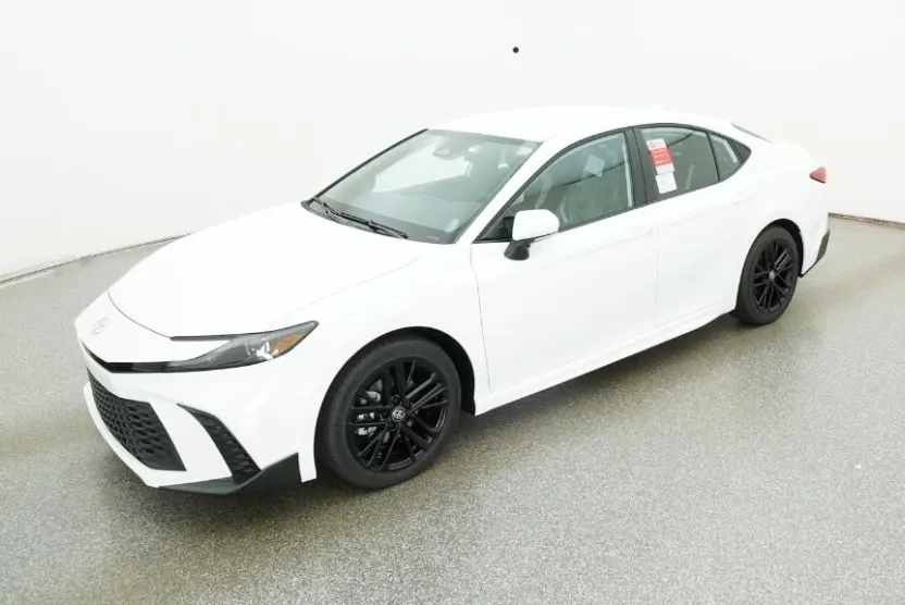 2026 Toyota Camry SE photo 1