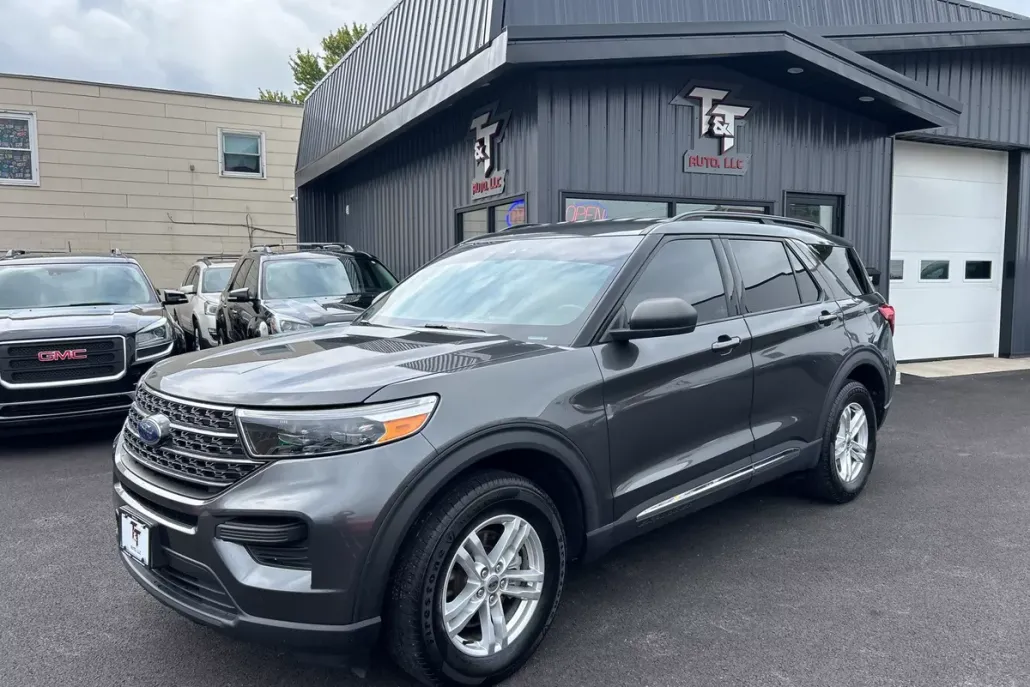 2020 Ford Explorer XLT photo 1
