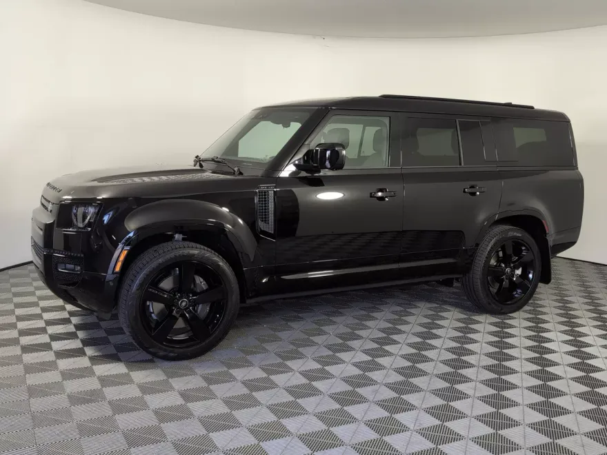 2025 Land Rover Defender 130 X-Dynamic SE photo 1