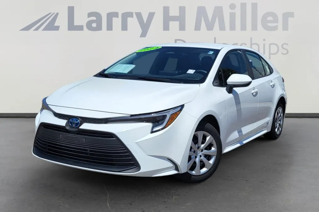 2024 Toyota Corolla XSE LE Premium SE photo 1