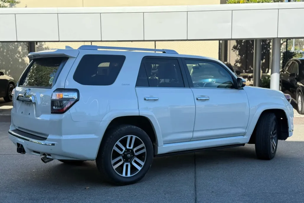 2016 Toyota 4Runner Base photo 1