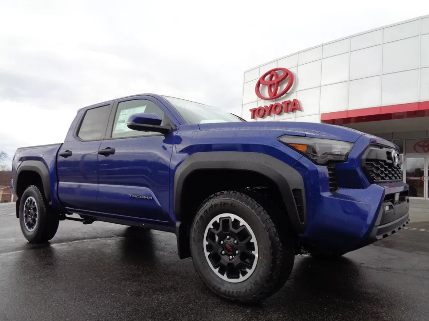 2025 Toyota Tacoma TRD Off-Road photo 1