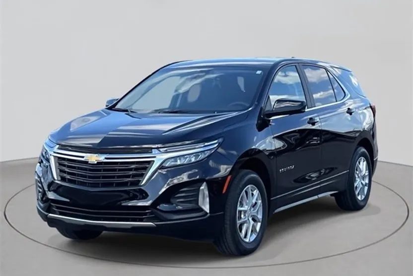 2023 Chevrolet Equinox LT photo 1