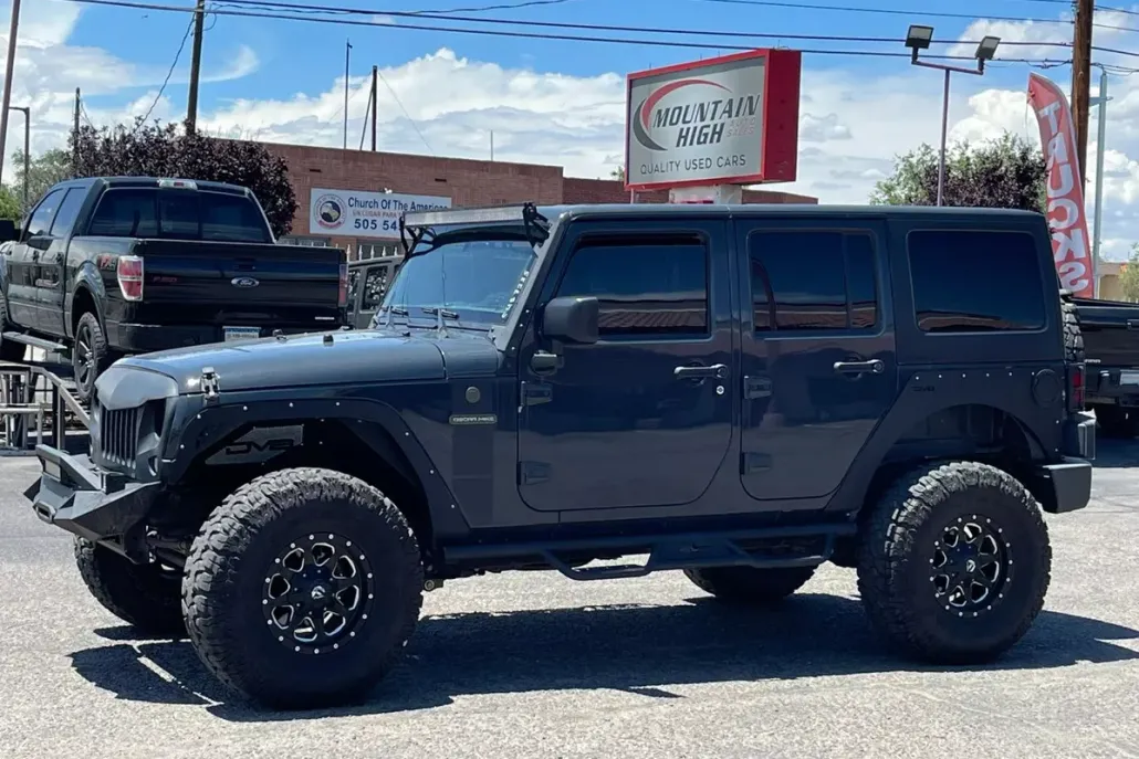 2017 Jeep Wrangler Unlimited Freedom Sport photo 1