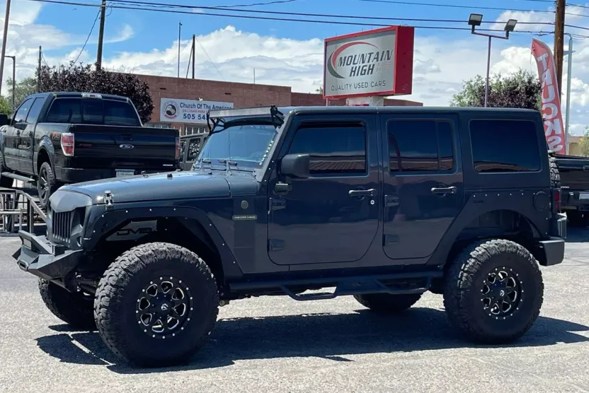 2017 Jeep Wrangler Unlimited Freedom Sport photo 1