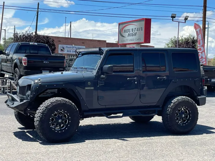 2017 Jeep Wrangler Unlimited Freedom Sport photo 1