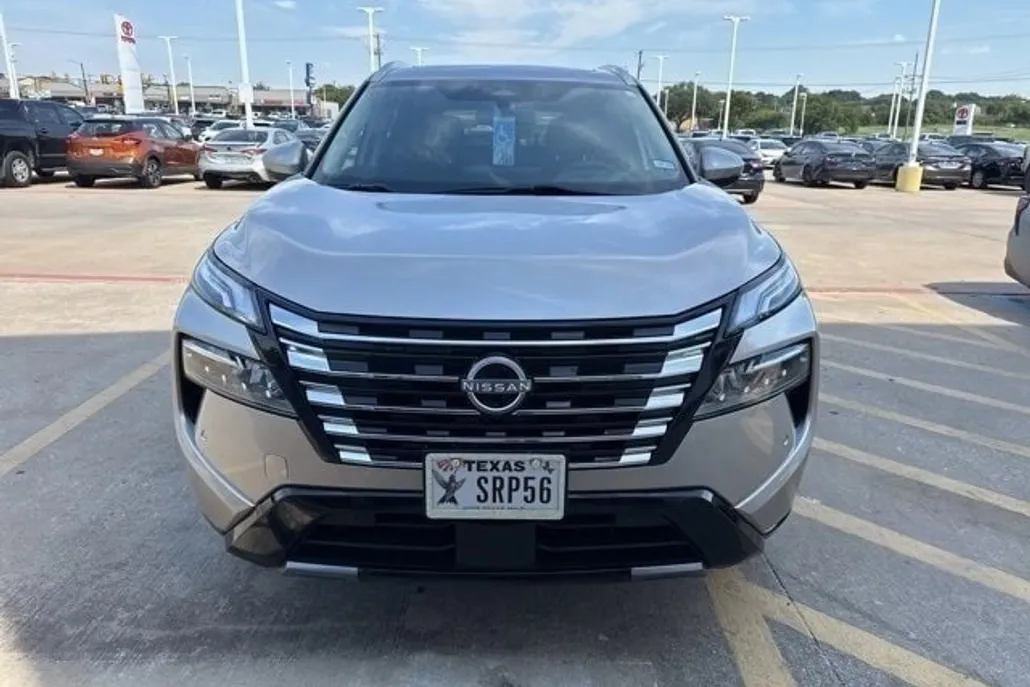 2024 Nissan Rogue Platinum photo 1