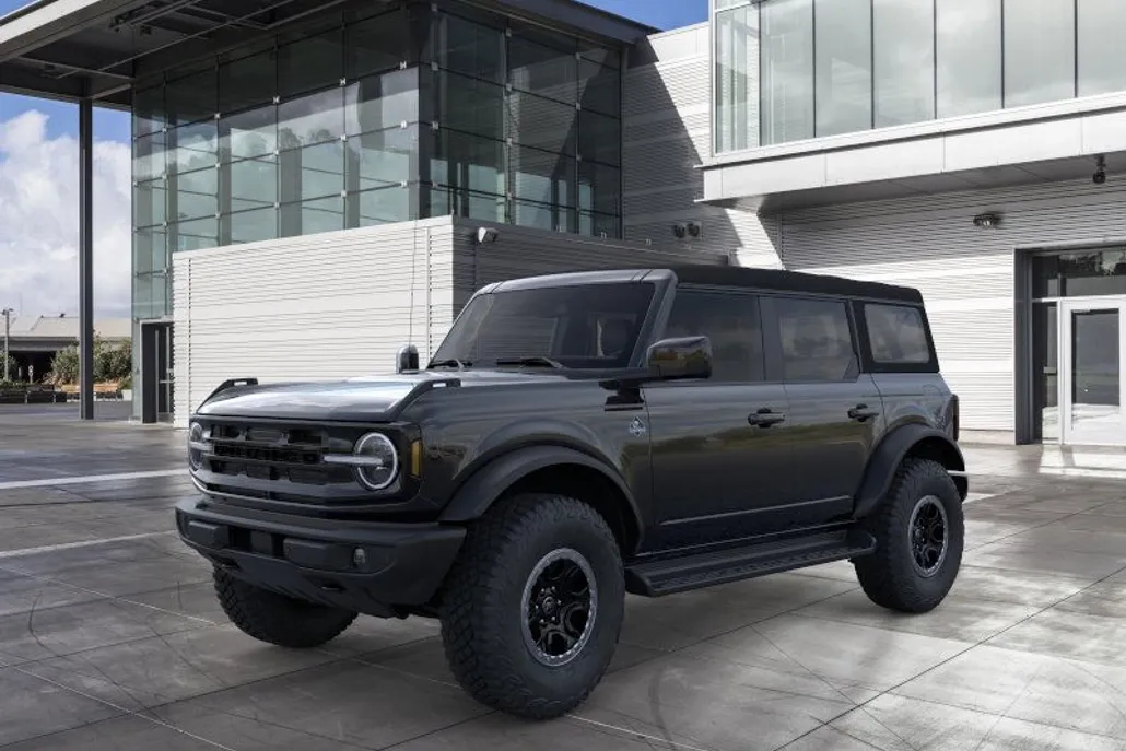 2025 Ford Bronco Outer Banks photo 1