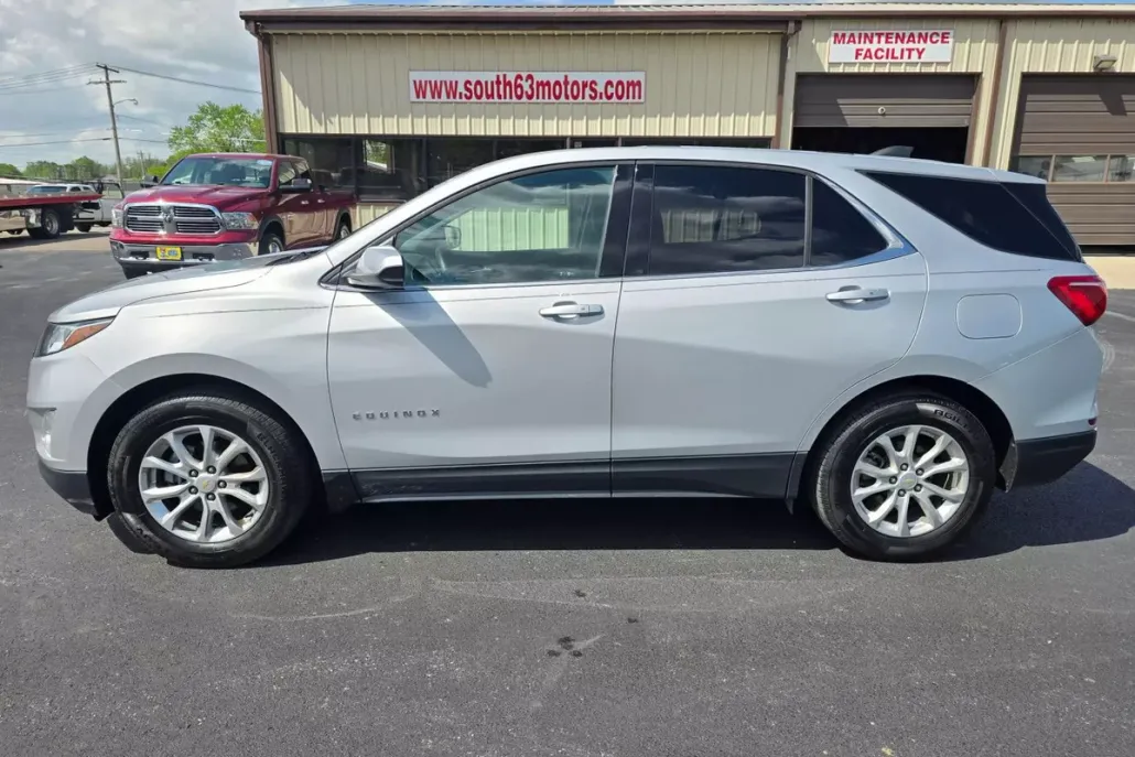 2018 Chevrolet Equinox LT photo 1