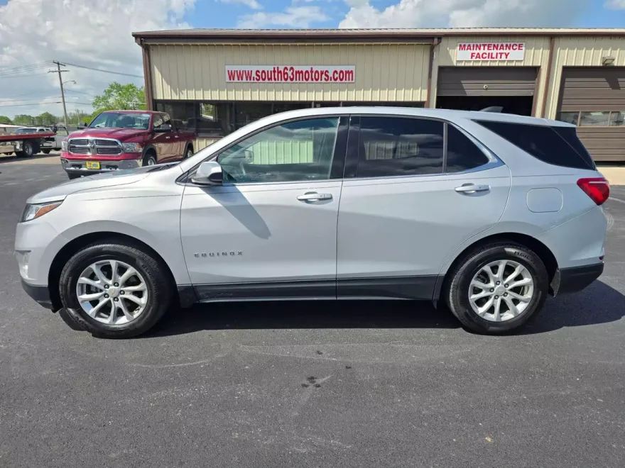 2018 Chevrolet Equinox LT photo 1