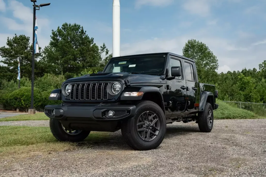 2025 Jeep Gladiator Sport photo 1