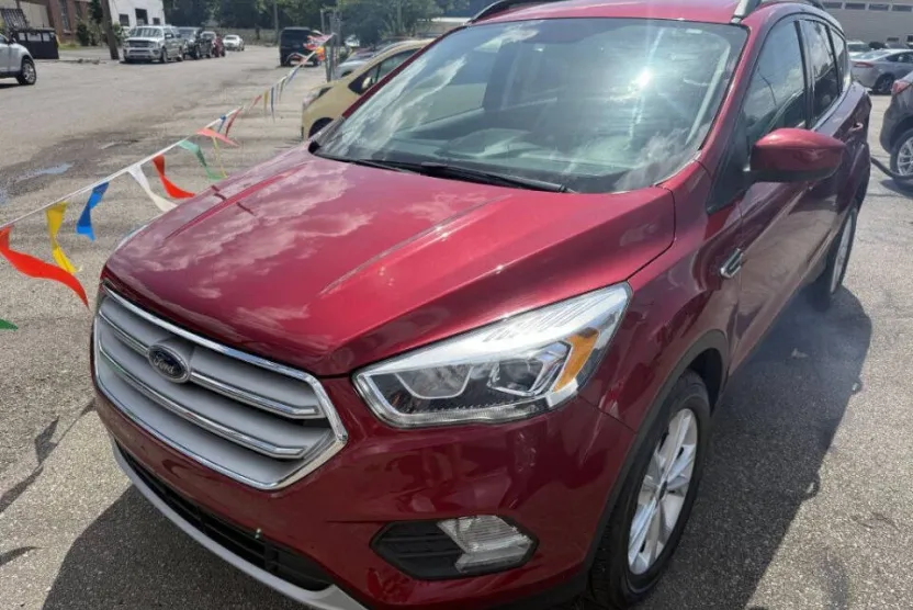 2018 Ford Escape SEL photo 1