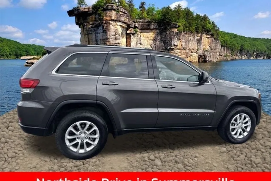 2021 Jeep Grand Cherokee Laredo photo 1