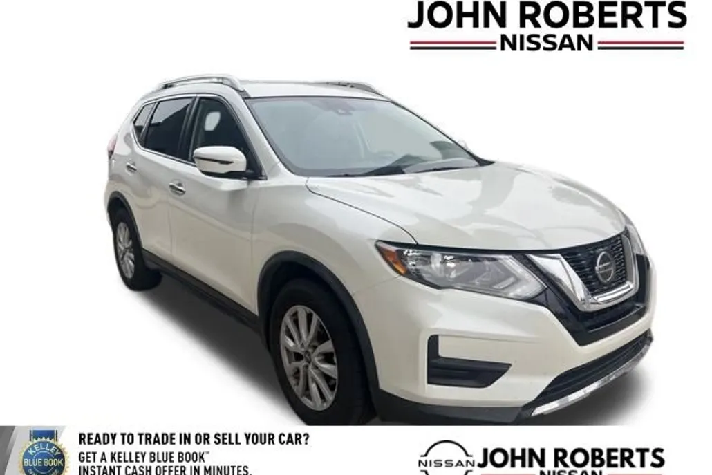 2019 Nissan Rogue SV photo 1