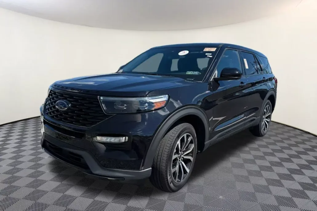 2022 Ford Explorer ST-Line photo 1