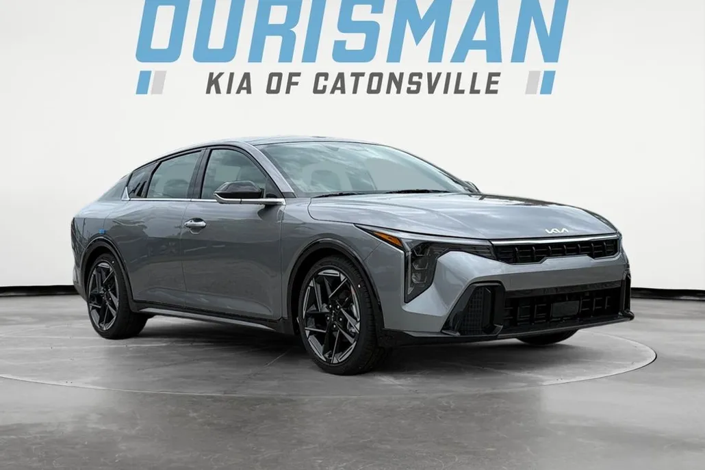 2025 Kia K4 GT-Line photo 1