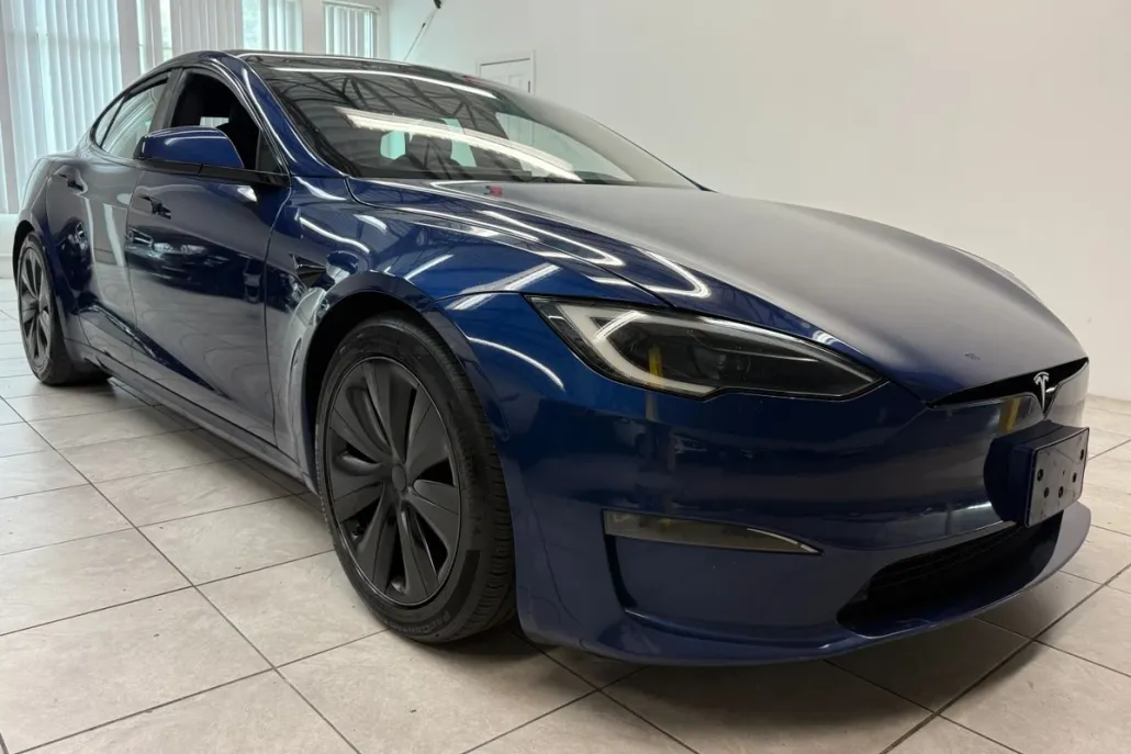 2022 Tesla Model S Plaid photo 1
