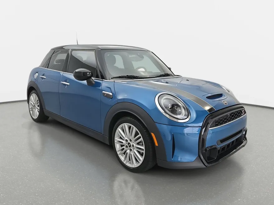 2022 Mini Cooper 4 Door Hardtop S photo 1