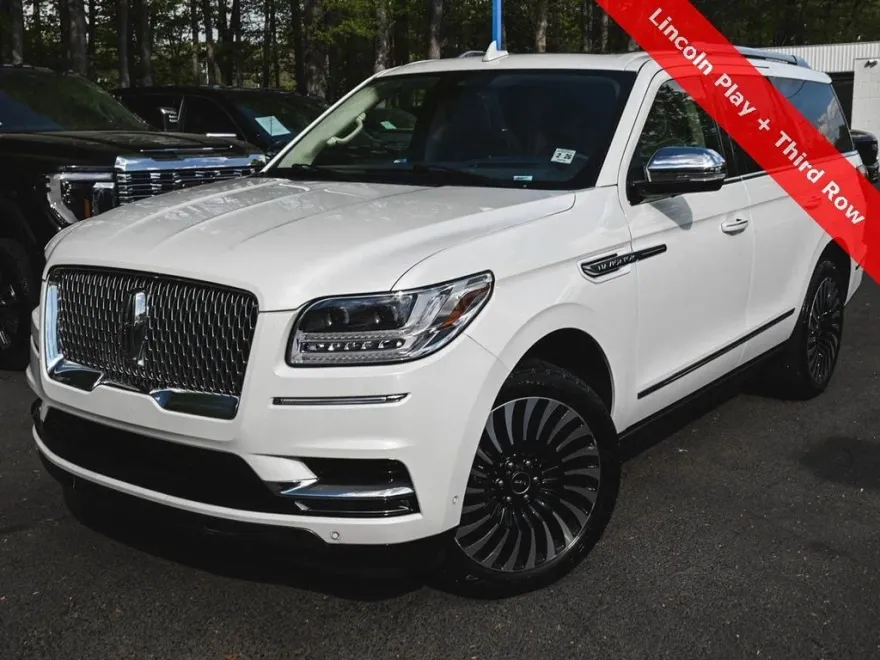 2021 Lincoln Navigator Black Label photo 1