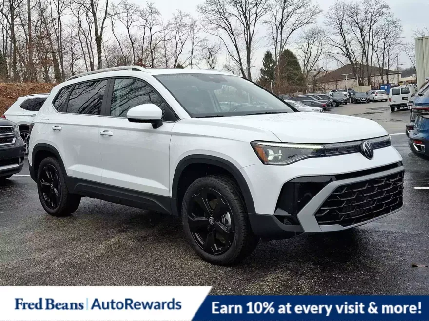 2025 Volkswagen Taos SEL photo 1