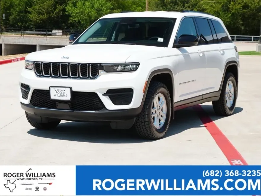 2023 Jeep Grand Cherokee Laredo photo 1