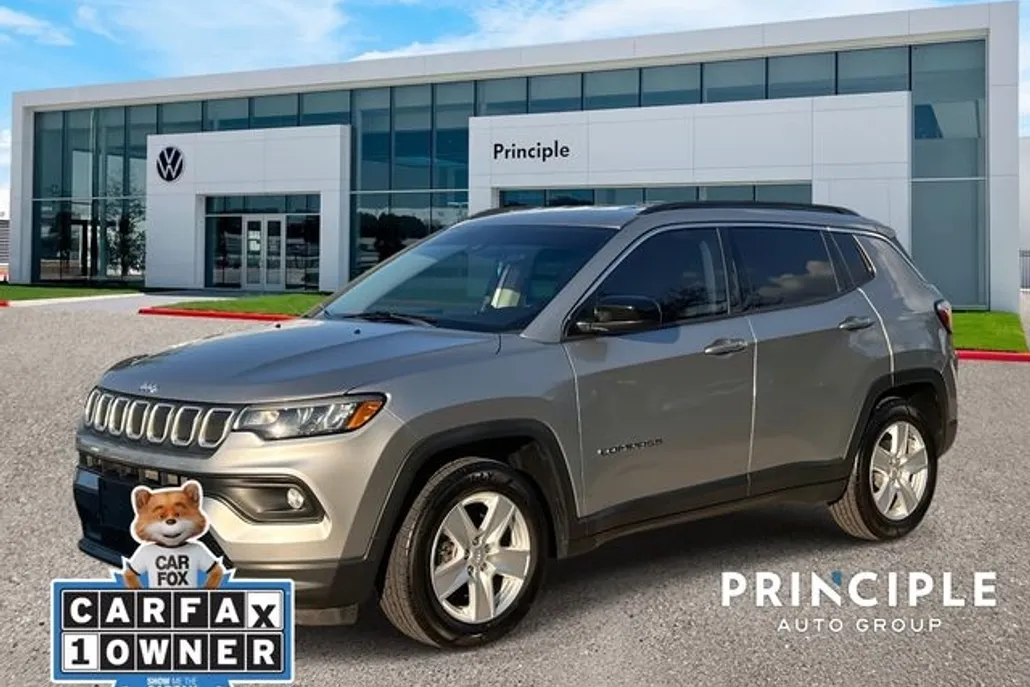 2022 Jeep Compass Latitude photo 1