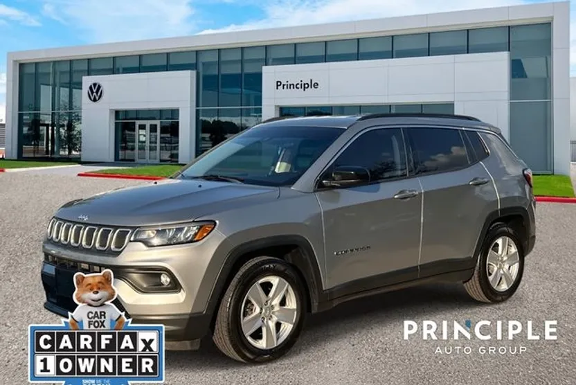 2022 Jeep Compass Latitude photo 1
