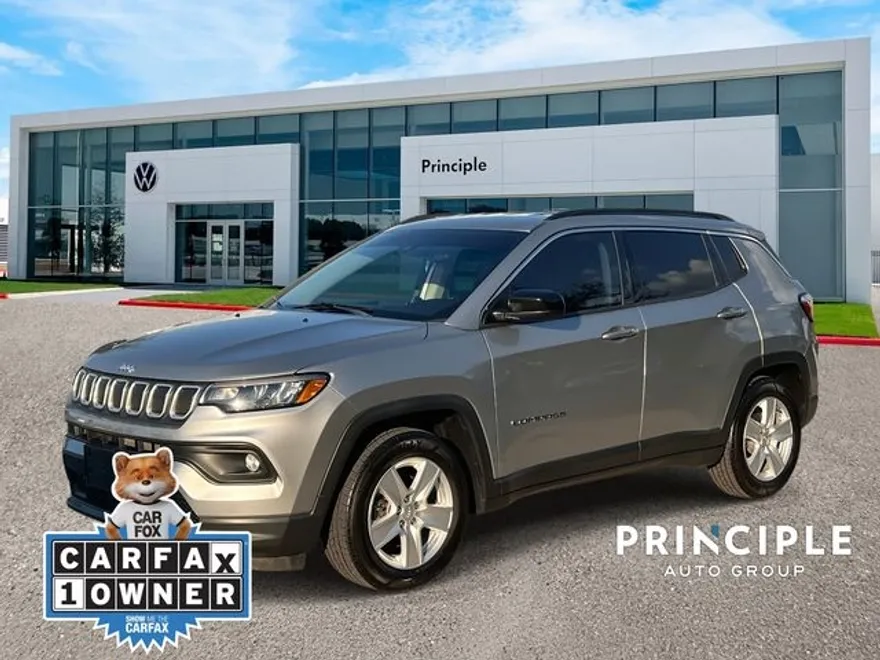2022 Jeep Compass Latitude photo 1