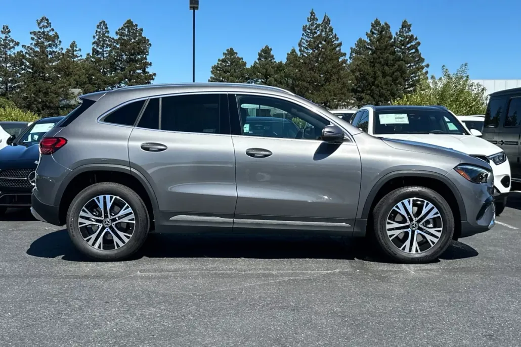 2026 Mercedes Benz GLA 250 photo 1