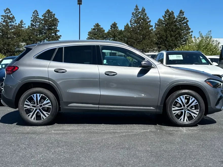 2026 Mercedes Benz GLA 250 photo 1
