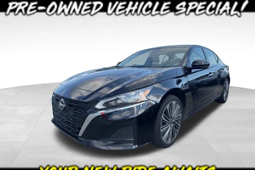 2023 Nissan Altima 2.5 SL photo 1