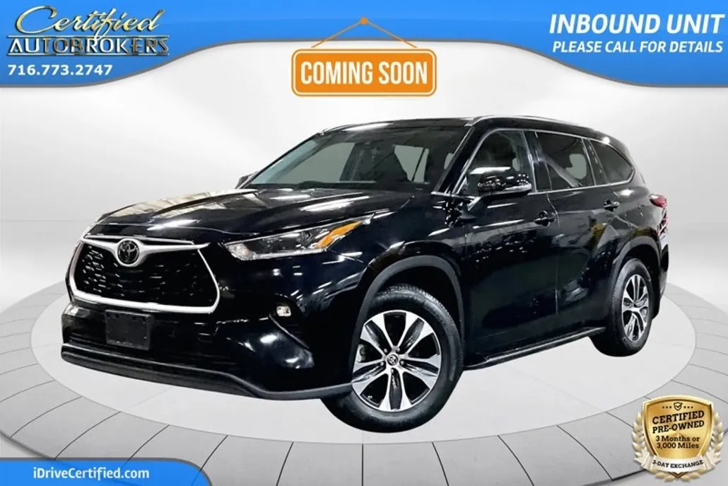 2021 Toyota Highlander XLE photo 1