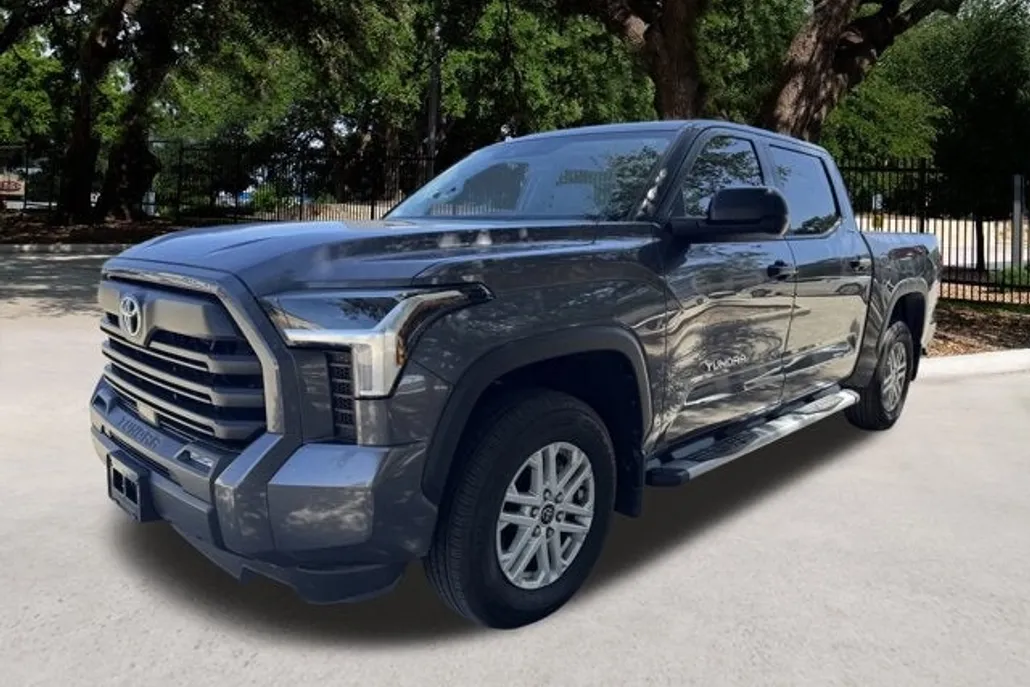 2024 Toyota Tundra SR5 photo 1