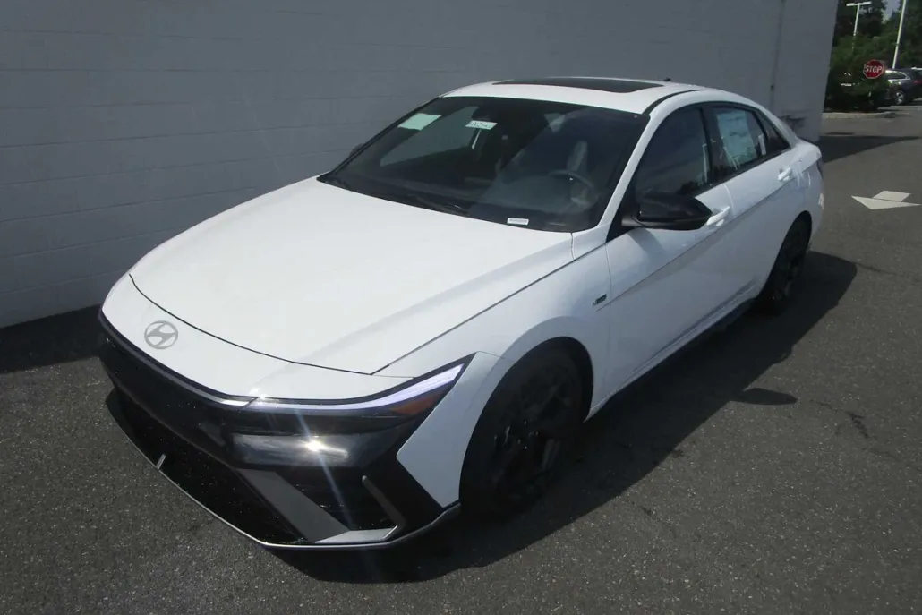 2025 Hyundai Elantra N Line photo 1