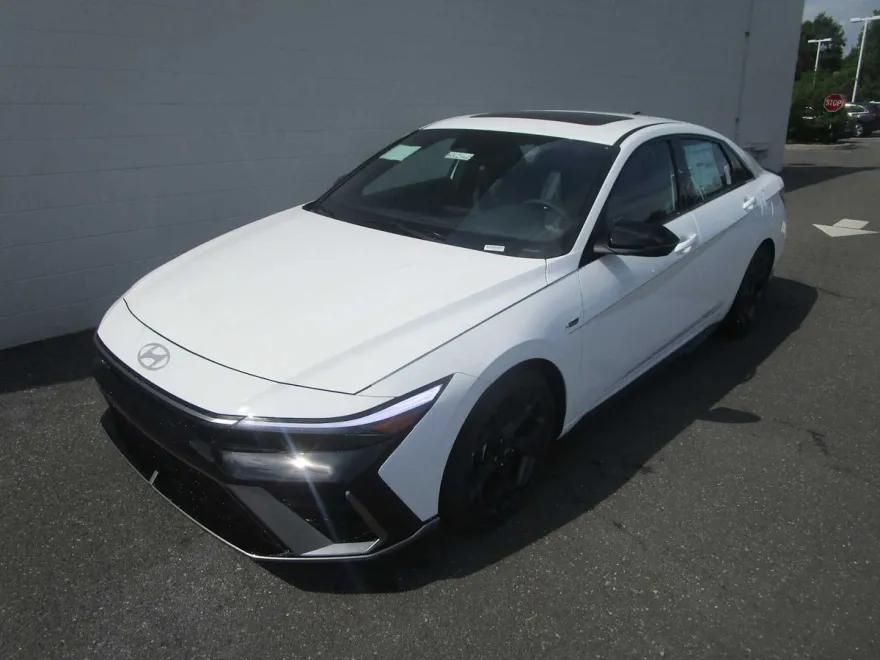 2025 Hyundai Elantra N Line photo 1