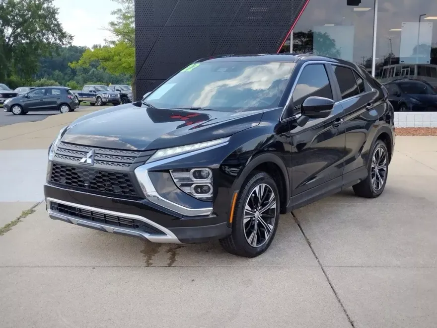 2022 Mitsubishi Eclipse Cross SE photo 1