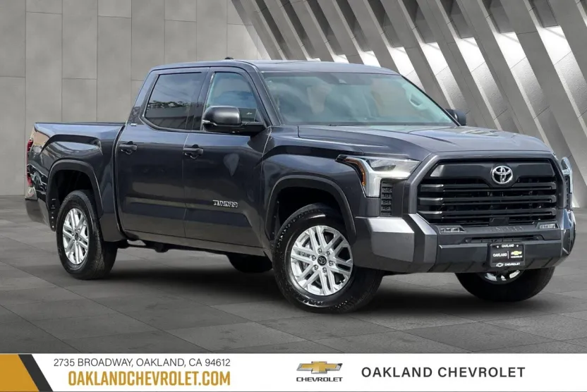 2023 Toyota Tundra SR5 photo 1