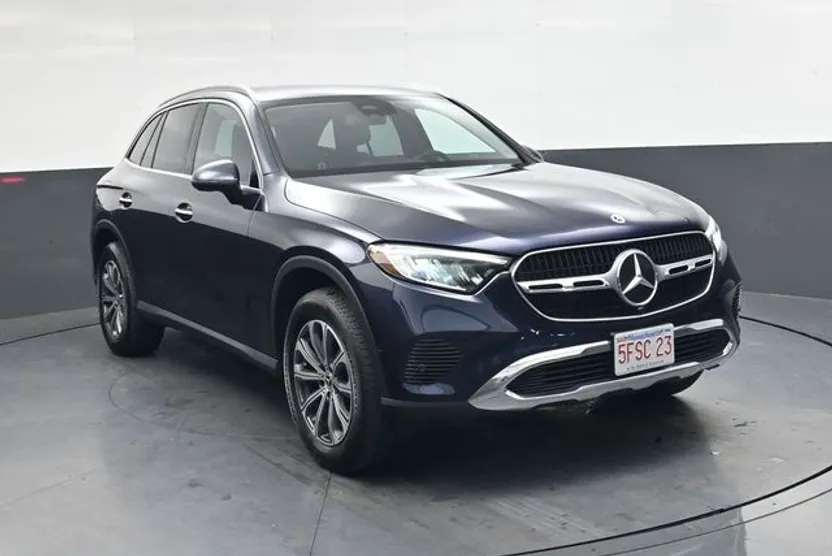 2024 Mercedes Benz GLC 300 photo 1