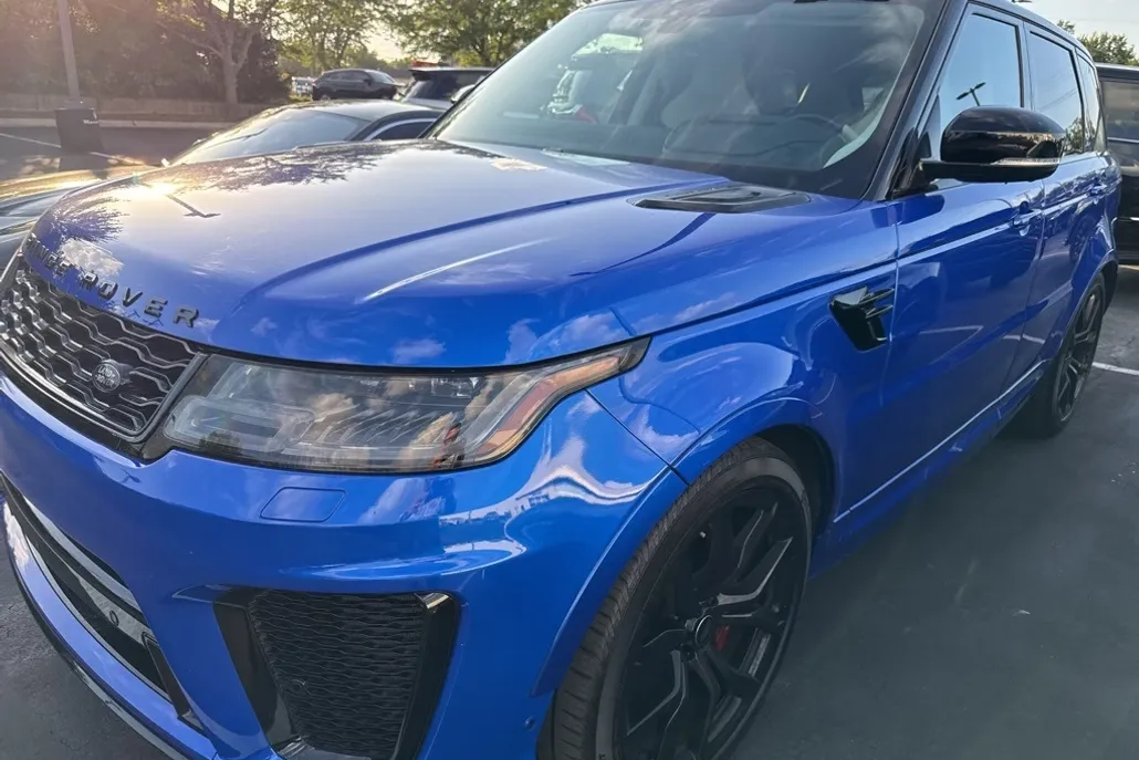 2021 Land Rover Range Rover Sport SVR photo 1