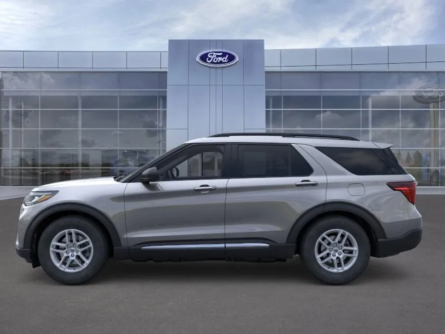 2025 Ford Explorer photo 1