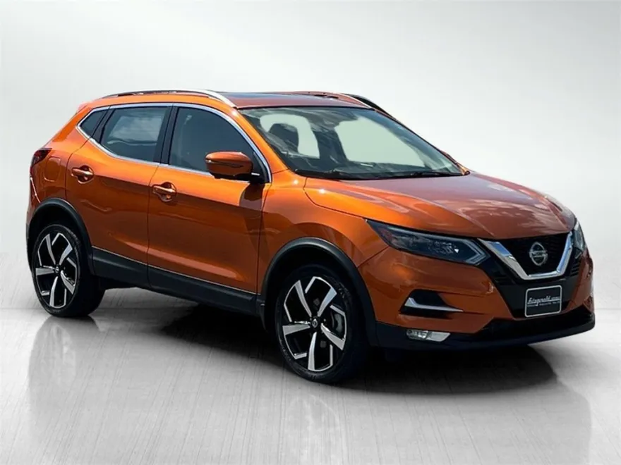 2022 Nissan Rogue Sport SL photo 1