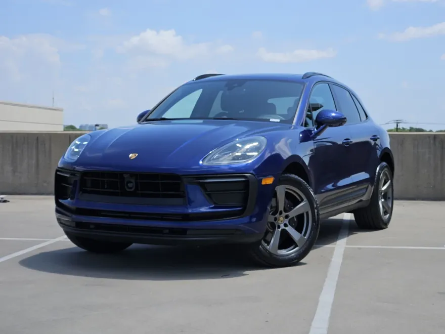 2024 Porsche Macan T photo 1