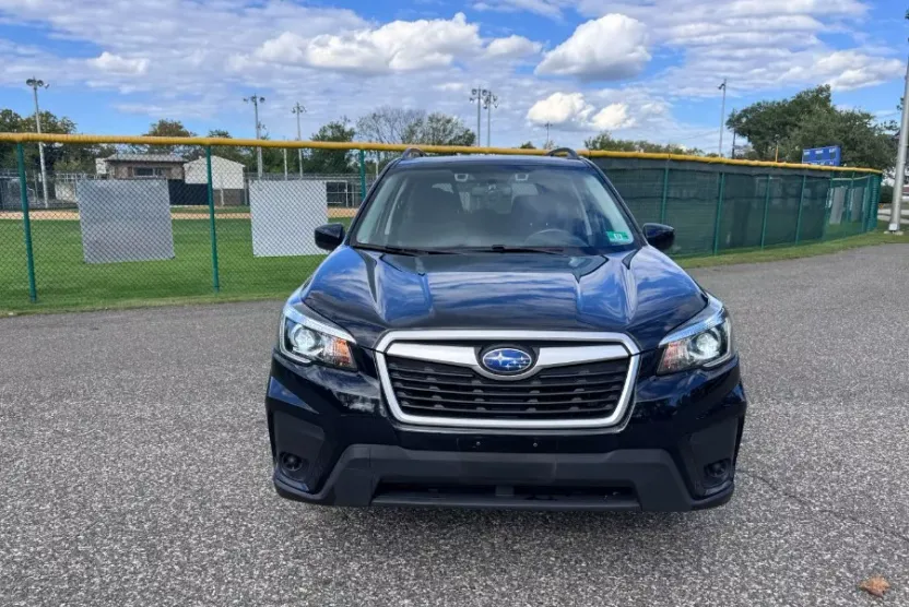2019 Subaru Forester 2.5i Premium photo 1