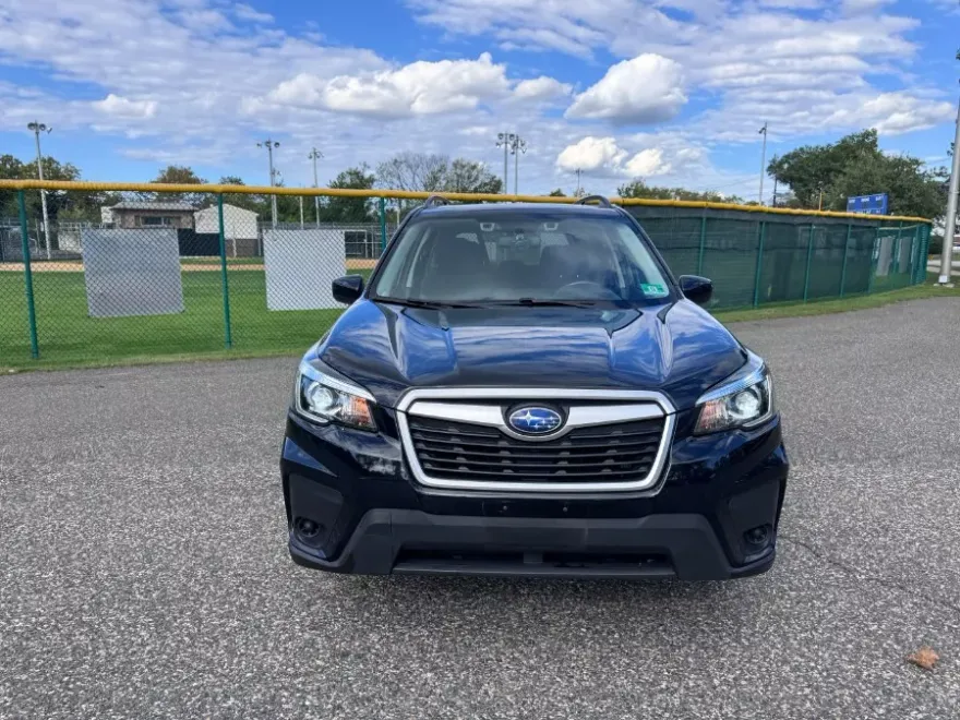 2019 Subaru Forester 2.5i Premium photo 1