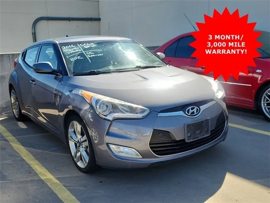 2016 Hyundai Veloster Base photo 1