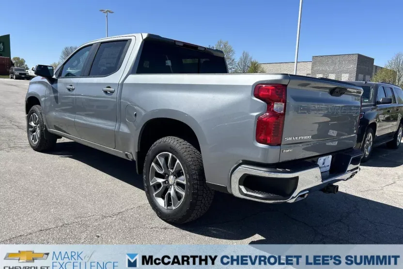 2025 Chevrolet Silverado 1500 LT photo 1